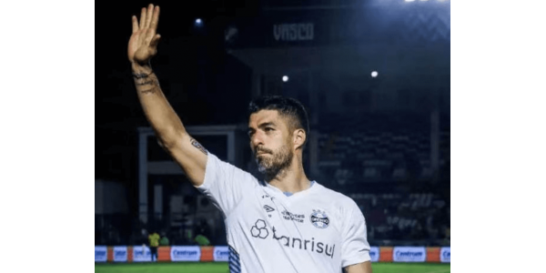 Suarez je postigao hattrick u 19 minuta i pomogao momčadi da preokrene pobjedu Suarez je postigao hattrick u 19 minuta i pomogao momčadi da preokrene pobjedu