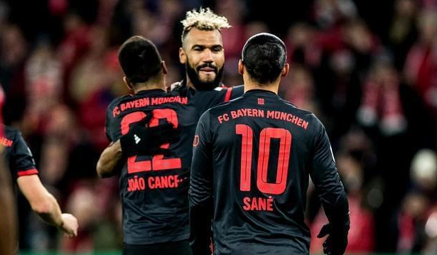 Cancelo asistira na debiju Bayerna